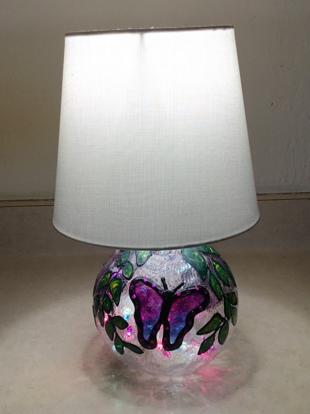 New, HandPainted Stained glass Butterfly and Vines lamp